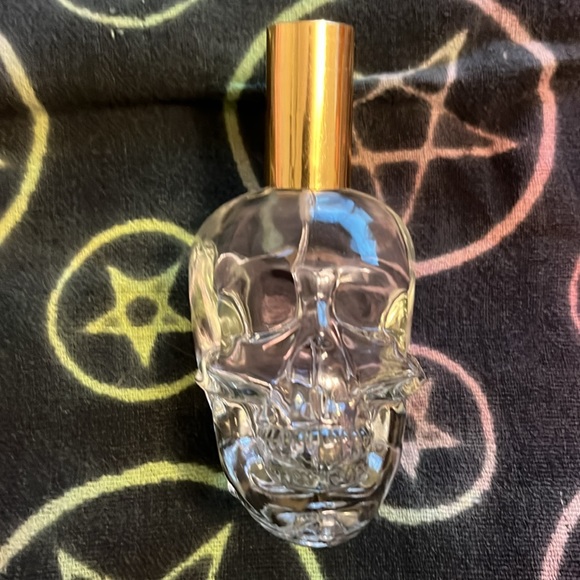 VINTAGE💀HOT TOPIC SKULL ☠️LOVE TATTOO PERFUME BOTTLE🫶🏼PERSONAL COLLECTION ✌🏻 - Picture 7 of 9